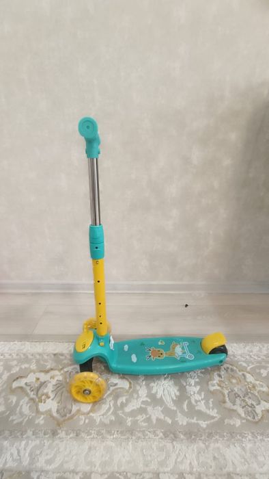 Продам самокат детский