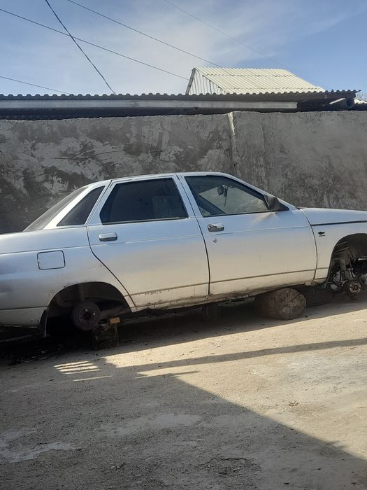 Продам ваз 2110 на запчасть