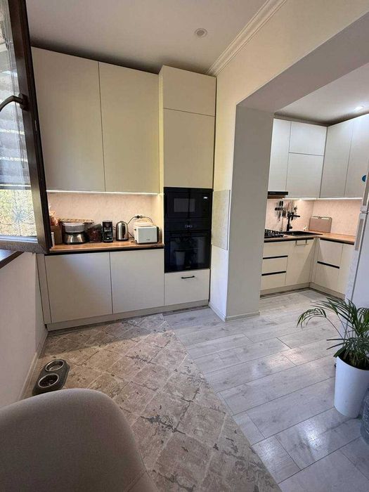 4-х комнатная квартира на Ц-5 звоните покажем ID: 4305