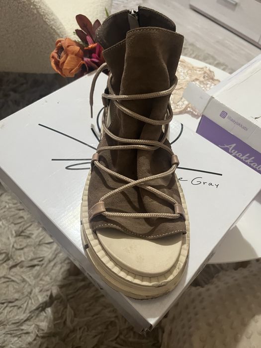 Sandale moderne din piele