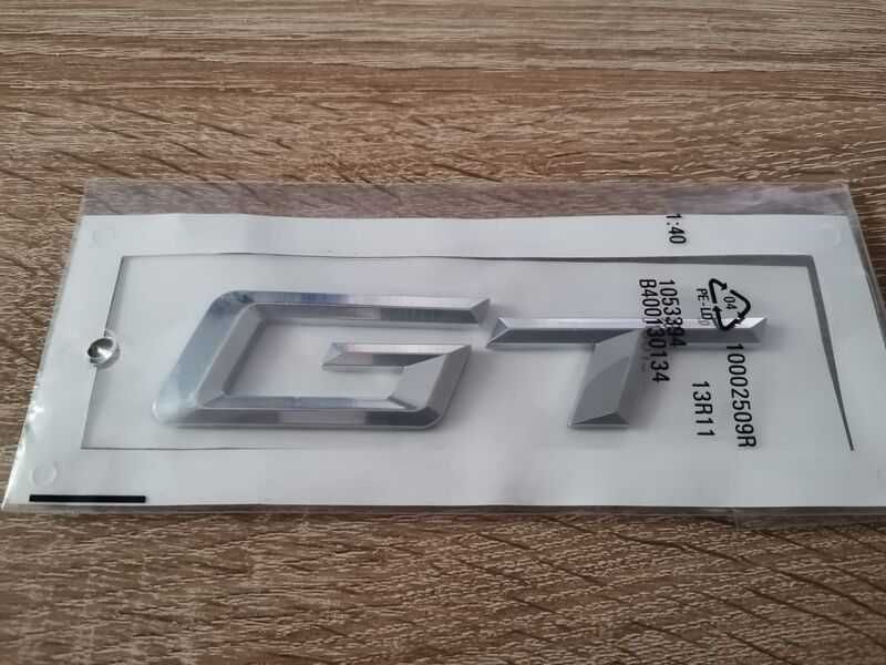 сребрист надпис BMW GT
