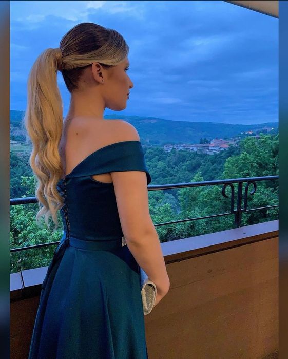 Сатенена бална рокля