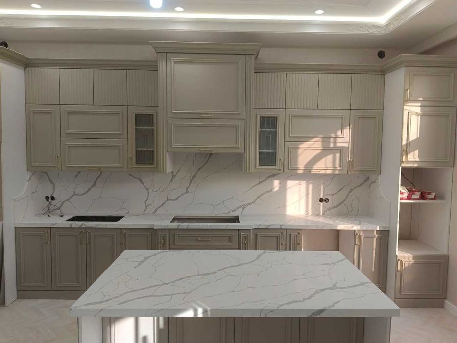 Искусственный камень для кухни столешница  Акрил, Кварцевый..