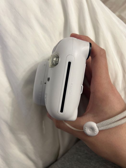 Продам instax mini 12