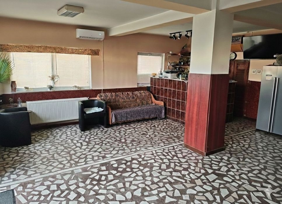 Inchiriez spatiu comercial 55mp