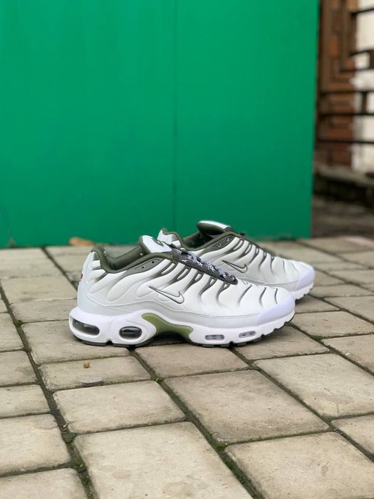 Новся Nike Air max Tn