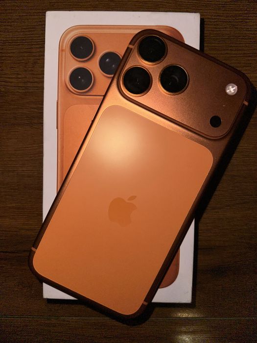 Продам Iphone 17 pro max в илеальном состоянии