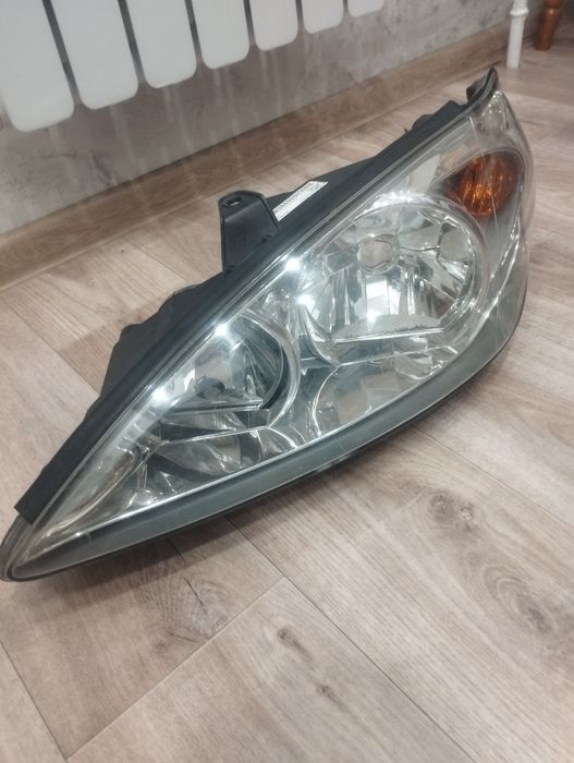 Продам фару Камри 30