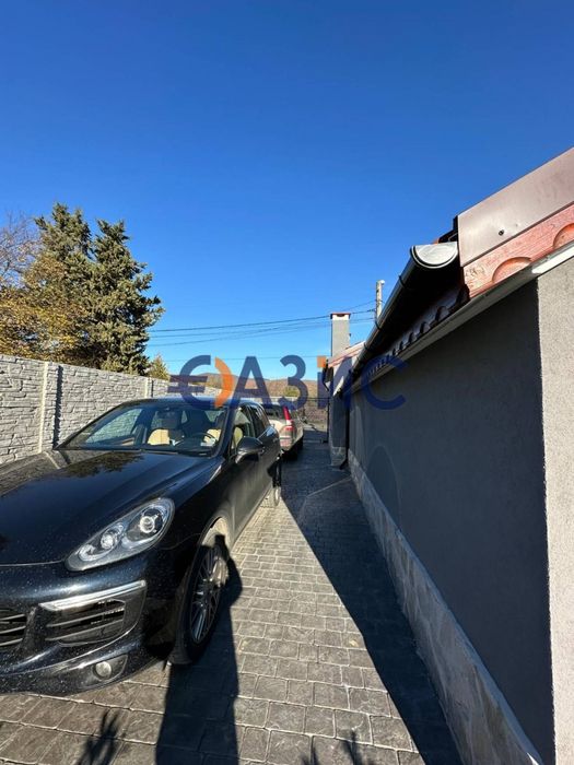 Къща с 3 спални 108 кв., с парцел 11 дка, с. Гюльовца, обл. Бургас,