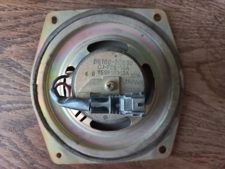 Продам динамик Toyota Carina