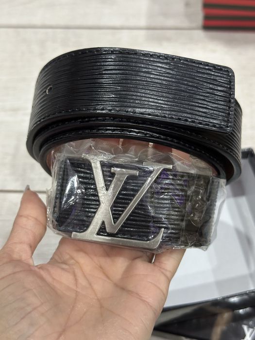 Vand curea Louis Vuitton