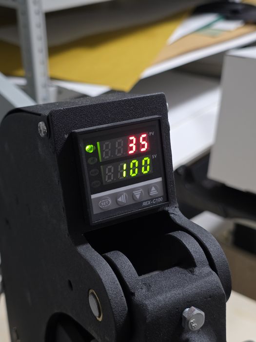 Пресс для горячего тиснения