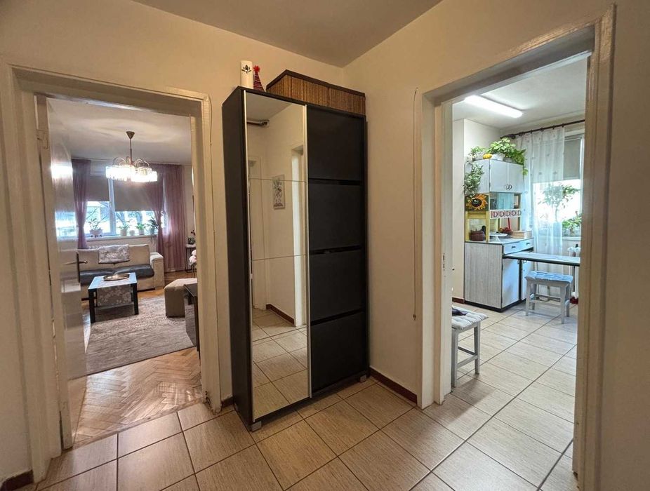 Apartament 4 camere - zona Rovine - Piața Gării, Etaj 1/4 - 81 mp