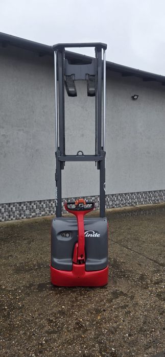 Liza /transpalet electric cu catarg