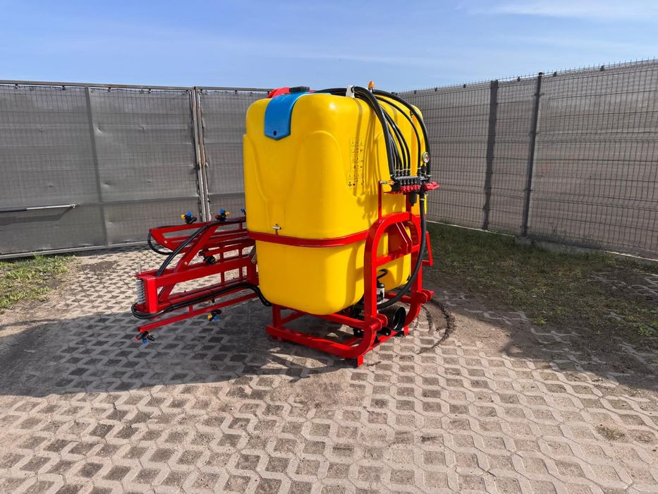 Опрыскиватель навесной Польша .