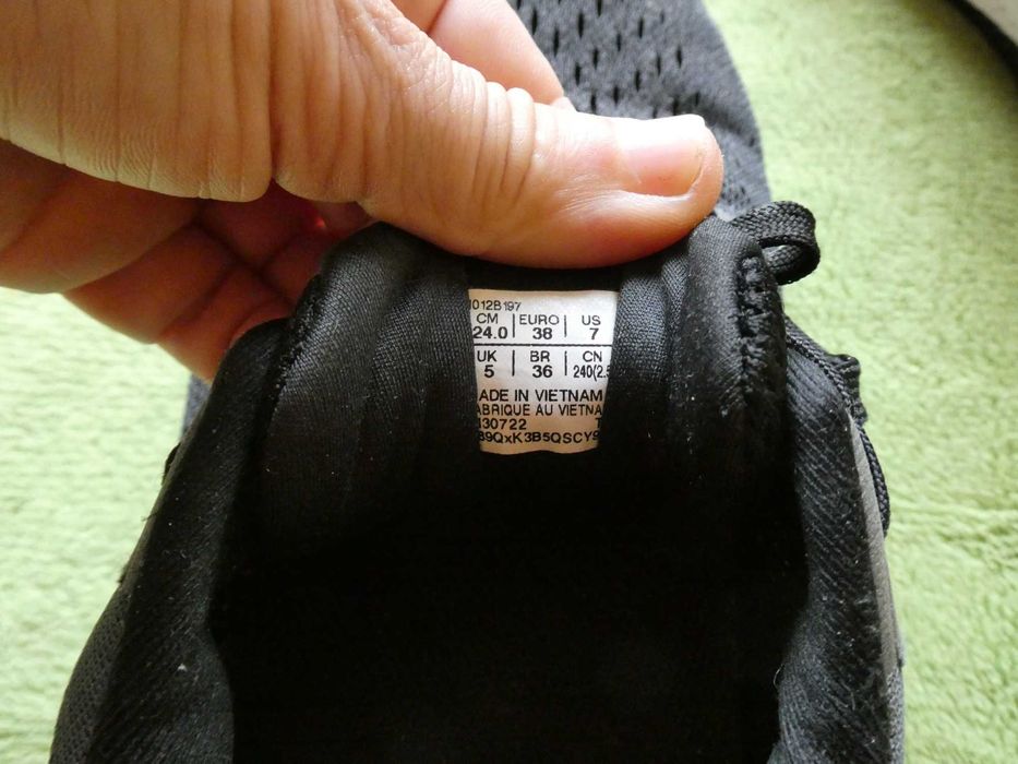 продавам дамски маратонки asics gel 1000 flyfoam,номер 38 в черно и бяло
