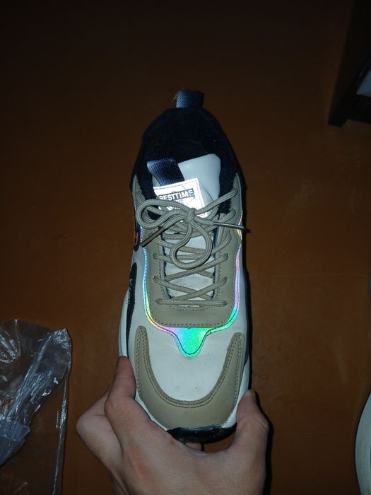 Кроссовки Nike.          .