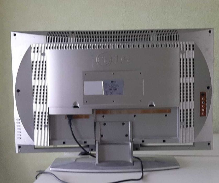 Монитор(телевизор) LG RZ-26LZ50 б/у