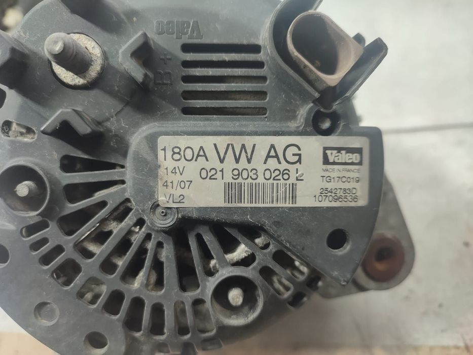 Alternator 2.0 tdi BMR BKP BKD 021903026L Volkswagen Touran 1 [faceli