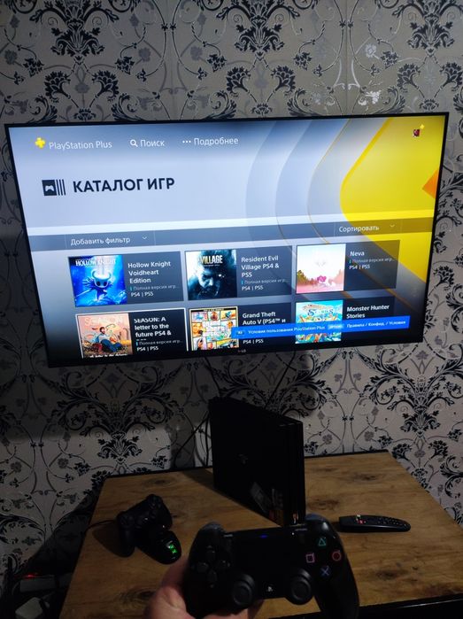 Playstation 4 PRO 1TB с пропиской 2джостика