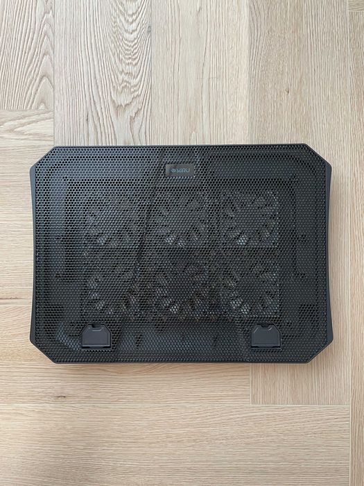 Охлаждающая подставка для ноутбука