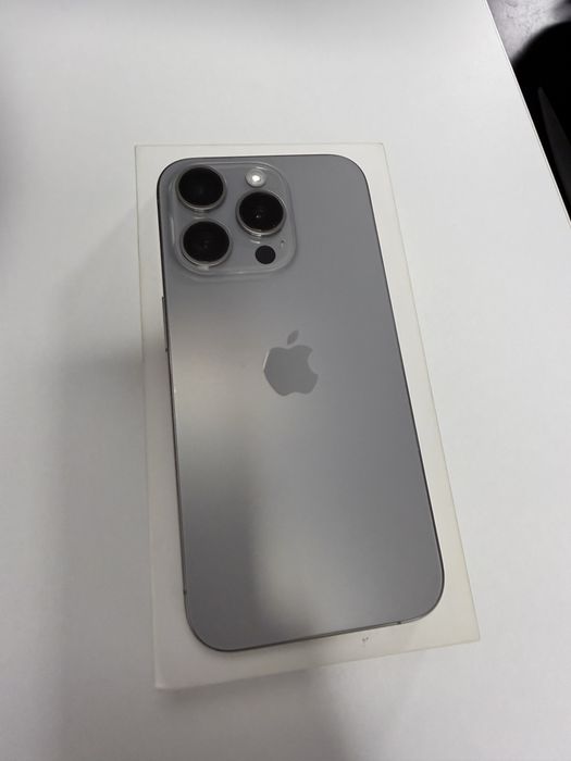 iPhone 15 pro 512gb
