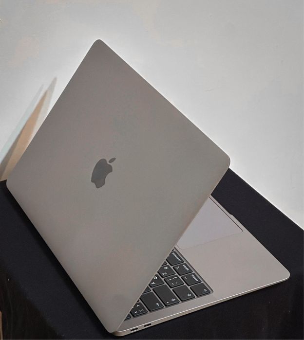 Макбук Air 13 -2020 , 500 ГБ
