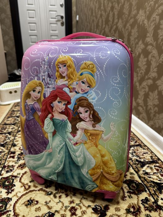 Продам детский чемодан
