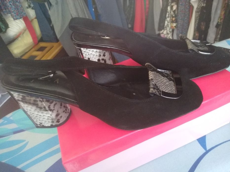 Pantofi decupati la călcâi Tezyo