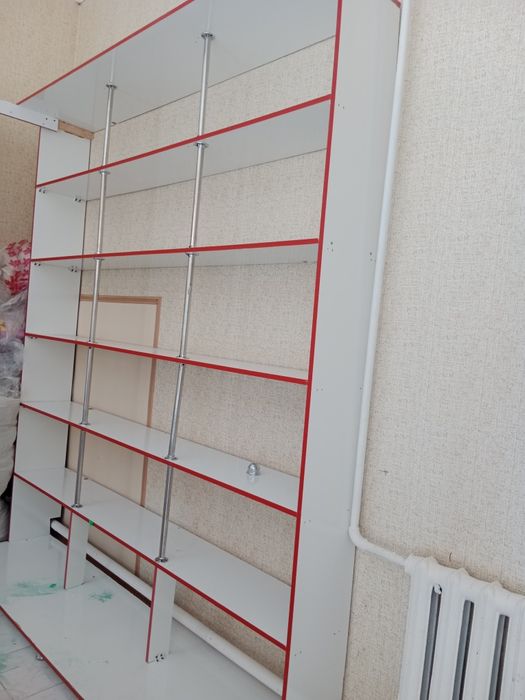 Magazin va apteka uchun polka  sotiladi holati yaxshi narxi 7million