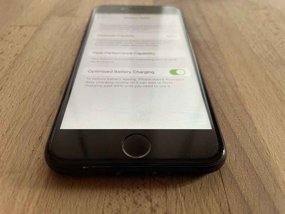 Продавам IPhone 7 128GB