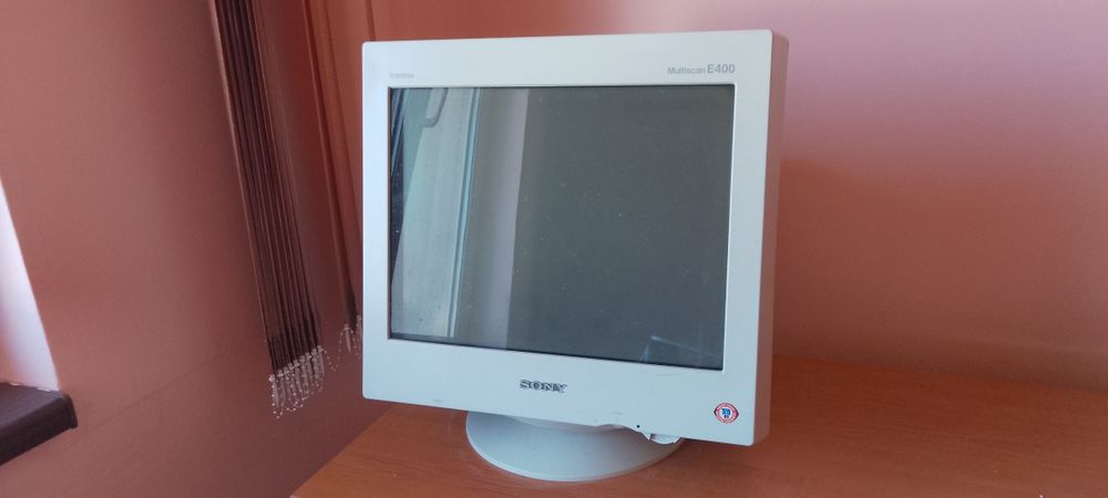 Monitor Sony 19"