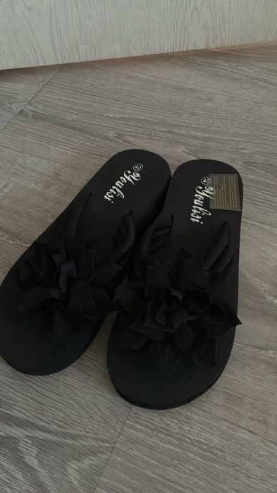 Продам модные женские шлёпанцы