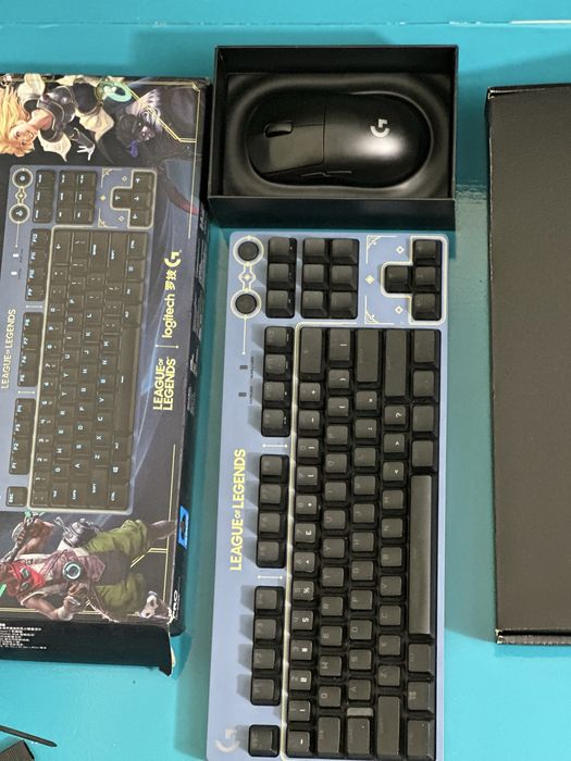 Logitech G PRO Wireless и игровая клава Logitech