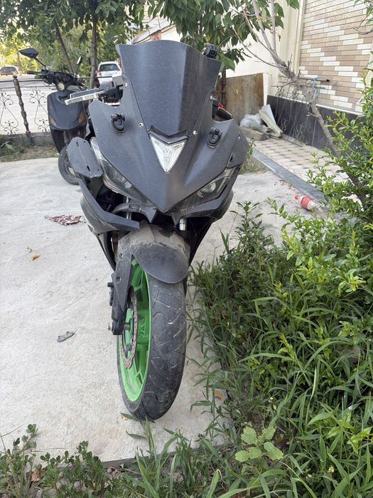Yamaha r3  sportbike