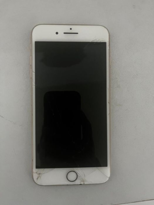 Айфон 8+ 64гб.