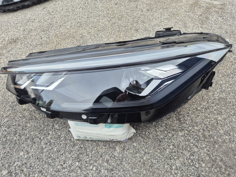 Ляв фар Фолксваген Пасат Б9 VW Passat B9 Led Full фарове