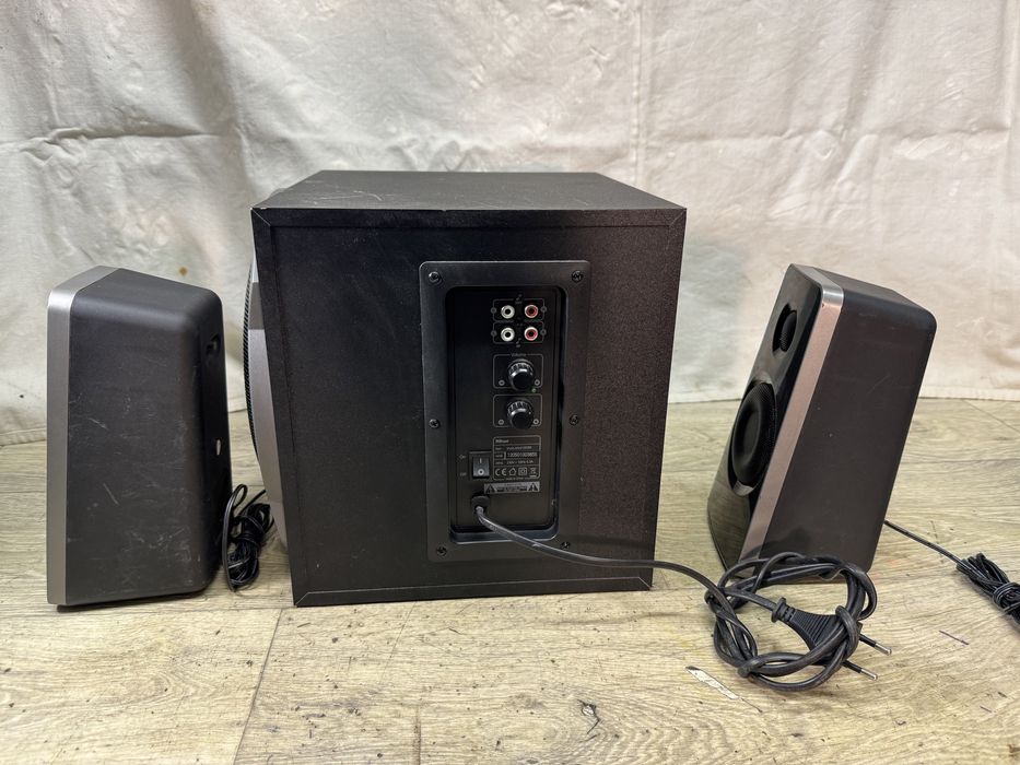 Subwoofer и Две колонки