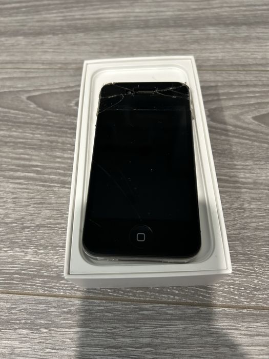 Iphone 4. Требует ремонта