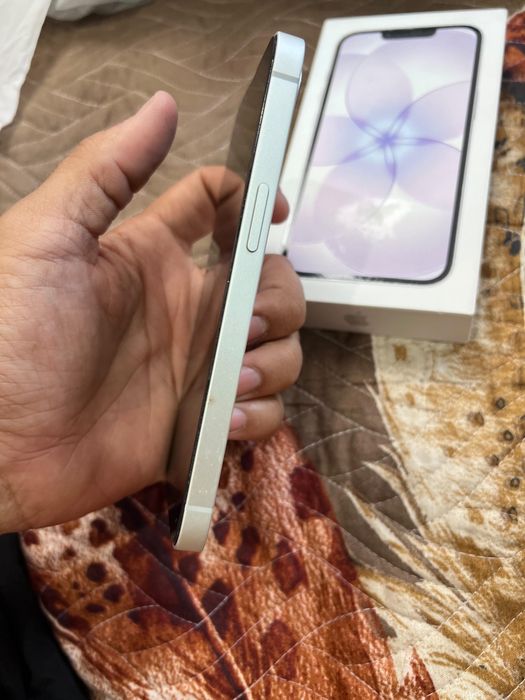 Iphone 17e белый 256гб