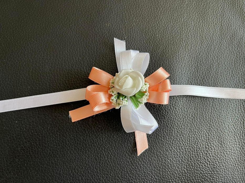 Бутониери, гривни за шаферки