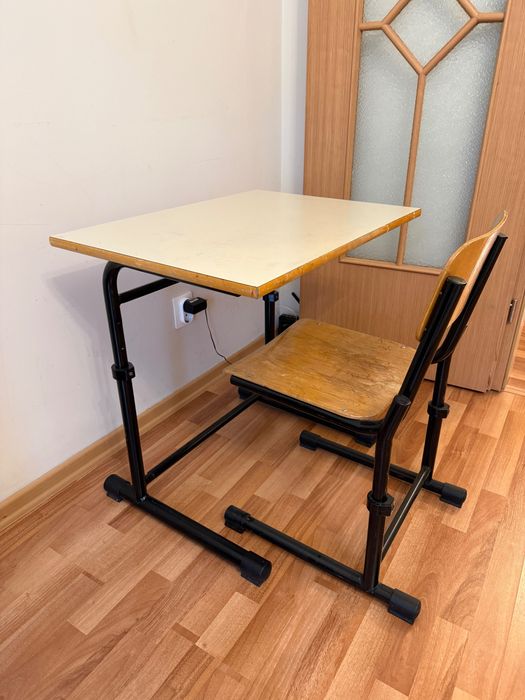 Детская парта со стулом