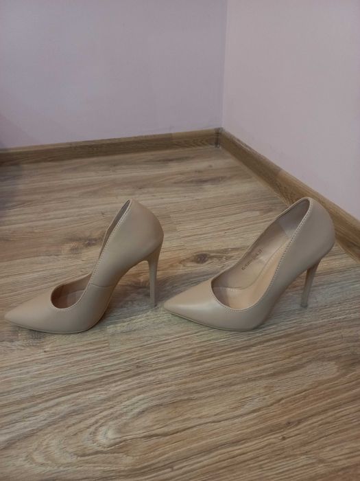 Високи обувки Deezee