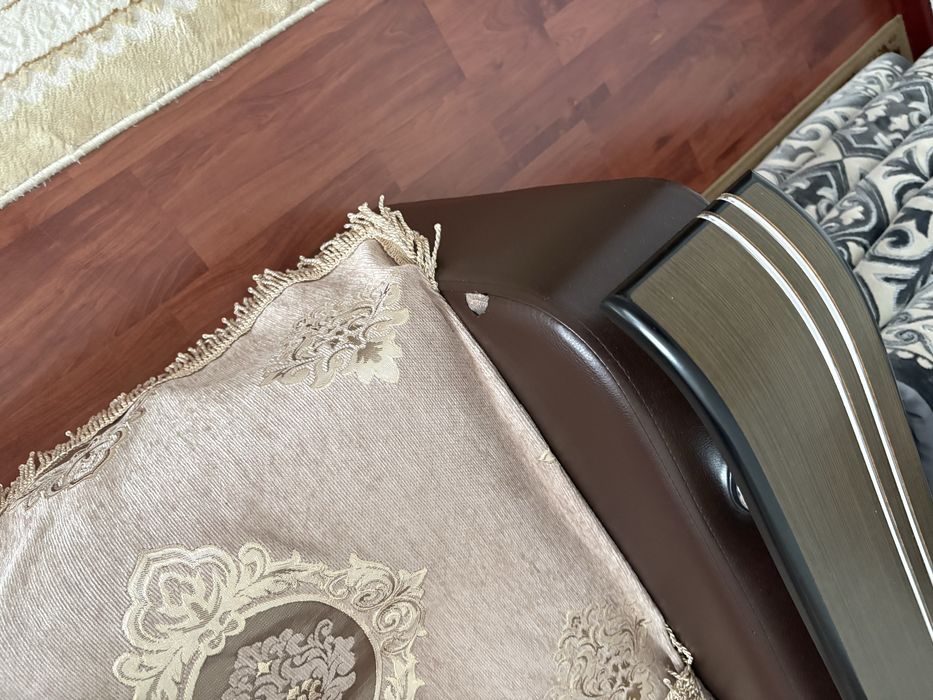 Продам диван с креслами