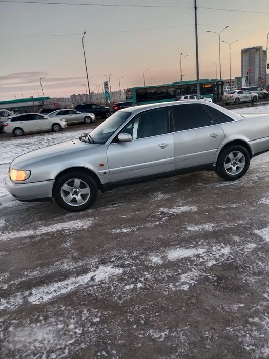 Машина ауди а6 с4