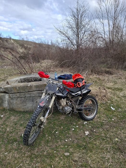 Vând Cross 200cc 4t