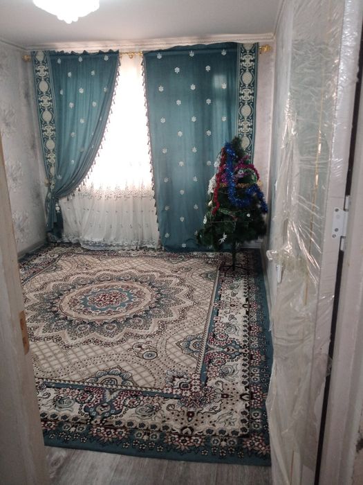 Narxi kelishsa boʻladi 4xonali 5-qavat kvartira sotiladi