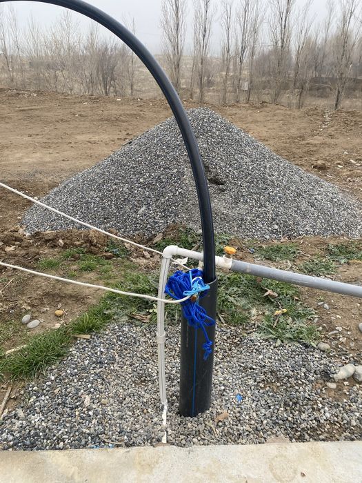 Uy sotiladi hovlisi bilan 7 sotiq