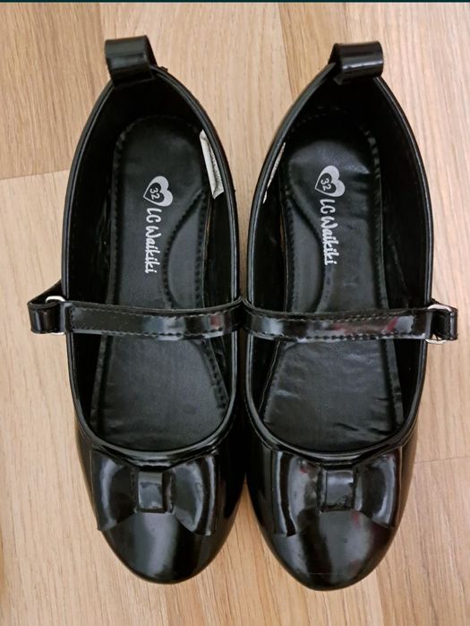 Обувки и сандалети 32 номер