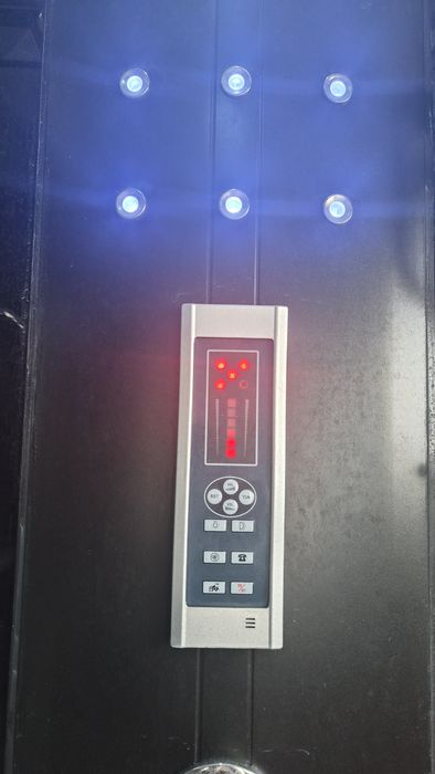 Vând cadă de dus cu vibromasaj, lumini si radio